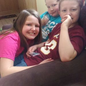 Meet your Posher, Lora